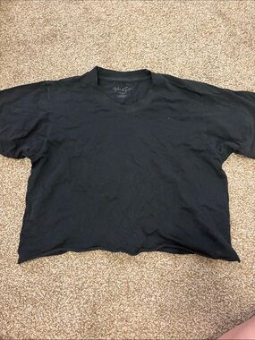 Black V-Neck Short Sleeve Tee